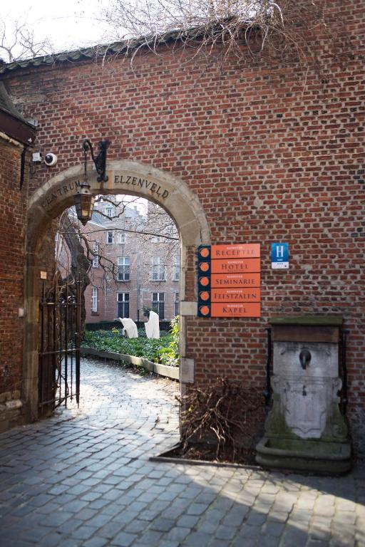 Hotel Elzenveld Antwerpen Bagian luar foto